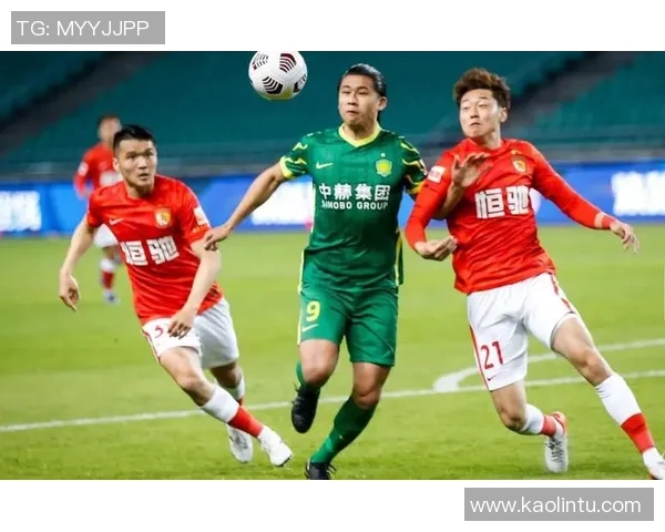 重庆足球队以66分领跑选拔赛积分榜展现强劲实力和竞争优势